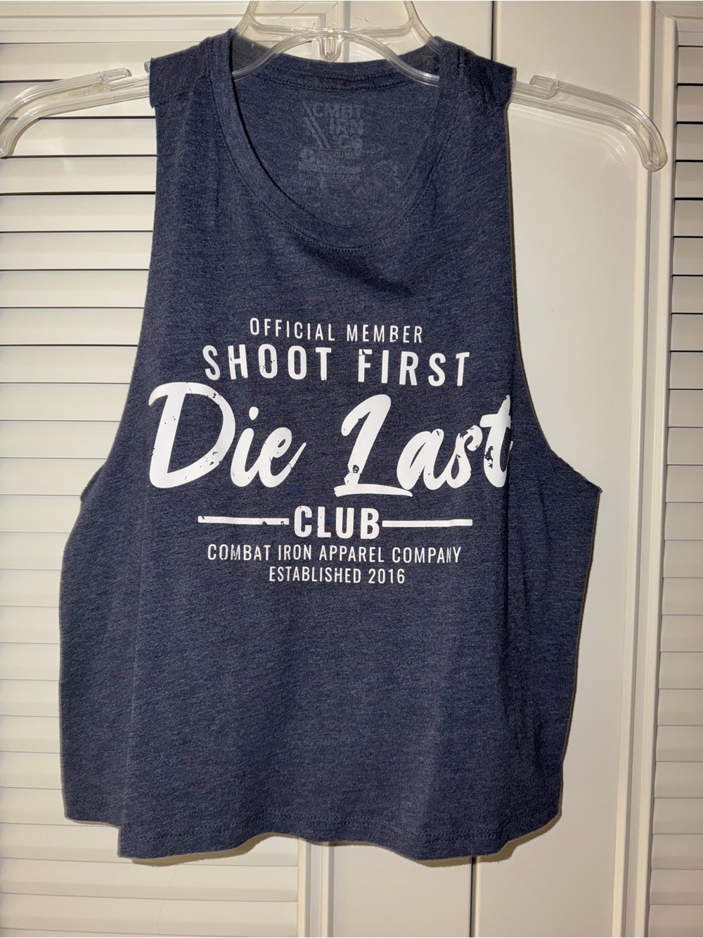 Women’s muscle cropped tank